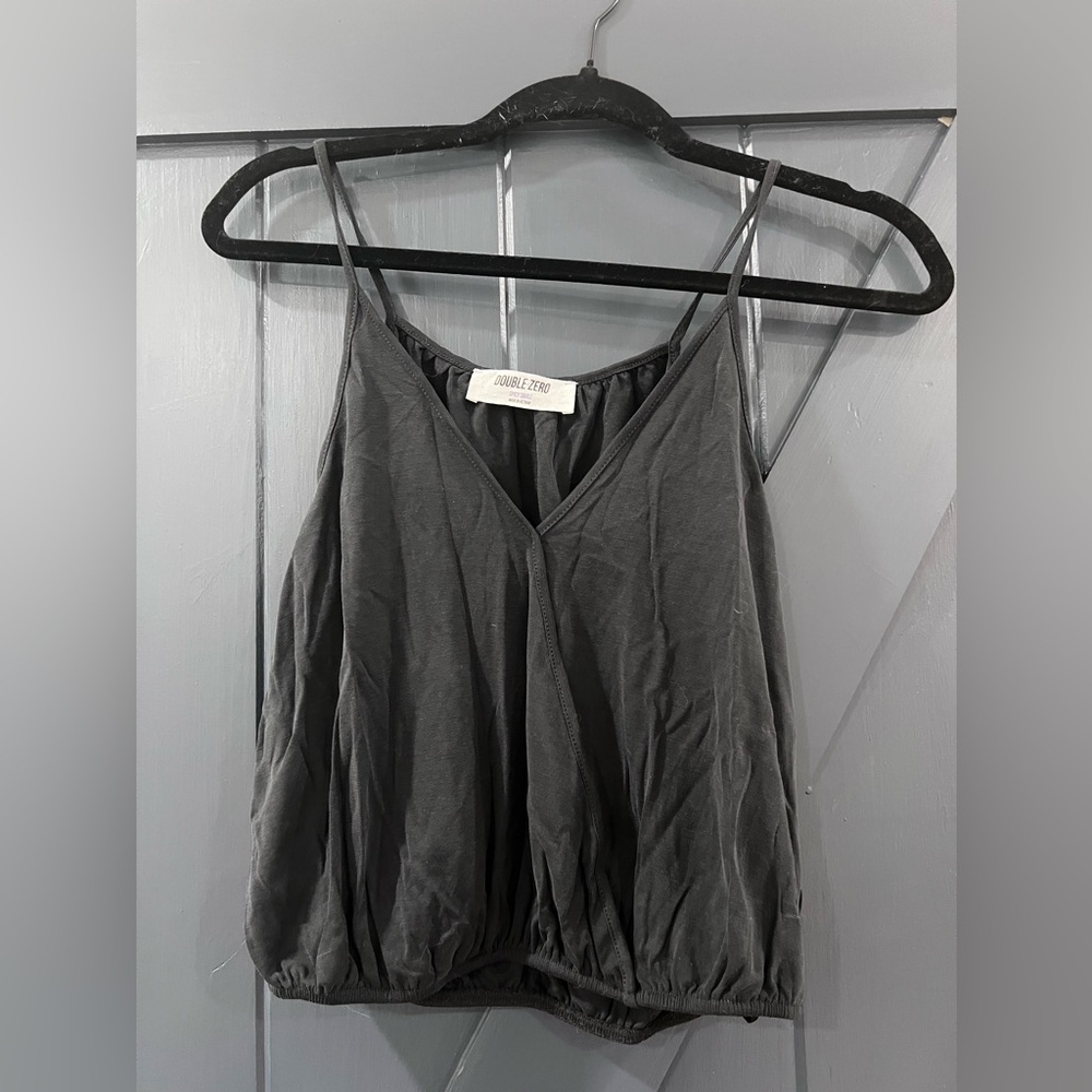 Black cropped tank